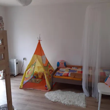 Vcelin - Prazdninovy Domek * Mnisek pod Brdy